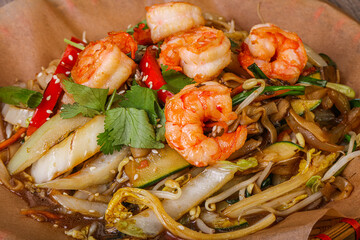 Asian cuisine - Wok with prawn