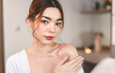 Naklejka premium Beautiful Young Asian Woman short hair with Clean Fresh Skin. Face care, Facial treatment, Cosmetology, beauty and healthy skin and cosmetic ideas concept.