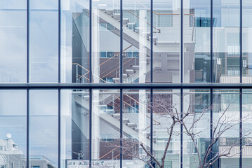 ガラス張りのビル