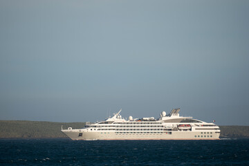 Fototapeta na wymiar Cruise ship in the sea