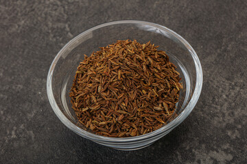 Dry zeera seeds in the bowl