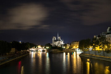 Fototapeta na wymiar Notre Dame Cathedral by night, Paris