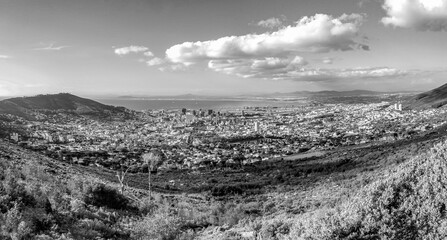 Panoramic view of the city in Dawn (Sunrise in Cape Town, Table Mountain views)