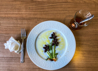 Art on the breakfast plate.