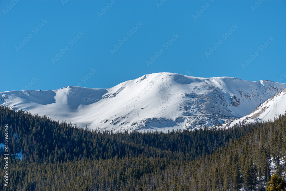 Wall mural snow covered mountains