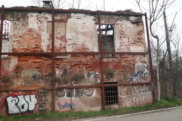 old abandoned building