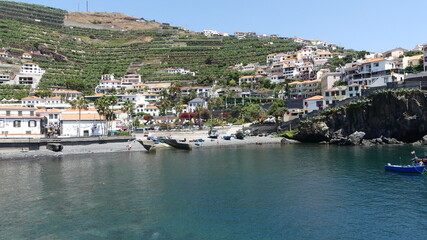 Fototapeta na wymiar Puerto Náutico de Camara de Lobos en Madeira