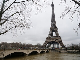 Fototapeta na wymiar The Seine in floods during a rainy day in Paris. The 6th february 2021.