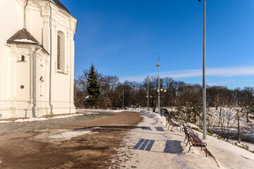 Fototapeta na wymiar old church in the city park of Chernihiv11