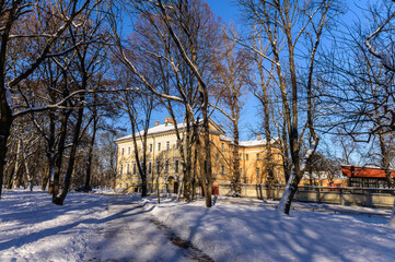Fototapeta premium walk through the winter park of the city of Chernihiv7