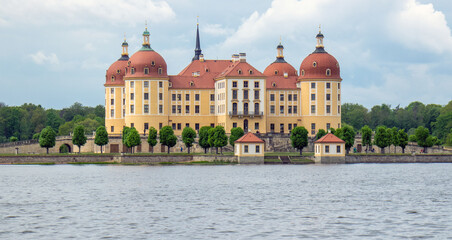 wundervolle Blicke auf Schloss Moritzburg