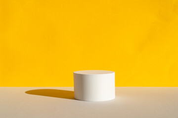 Minimal product display