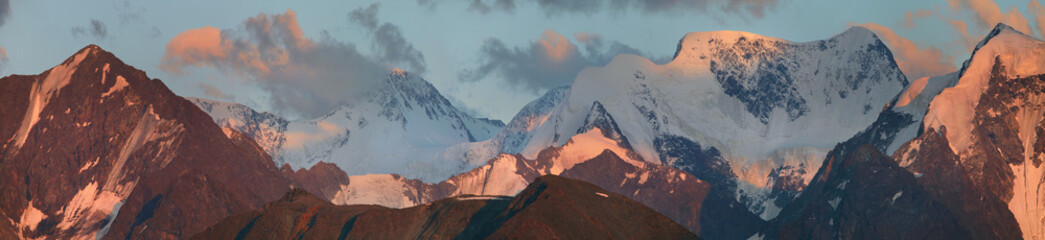 Panoramic view of the mountain range at sunset
