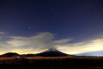 富士山と春の大三角