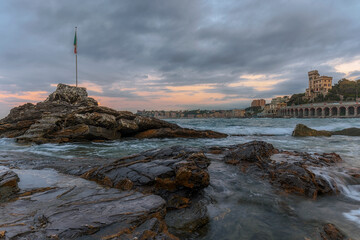 Genova, Scoglio dei Mille, Alba 