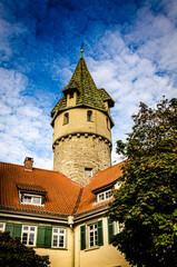 Fototapeta na wymiar Grüner Turm in Altstadt von Ravensburg