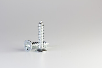 Tornillo de cabeza en cruz para madera