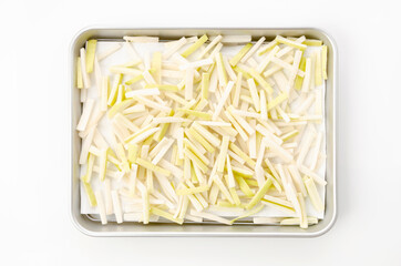 半干した大根の皮