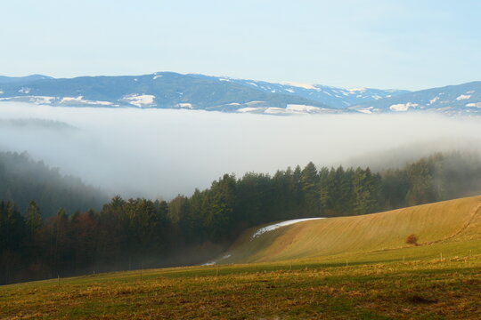 Tal im Nebel © cagala