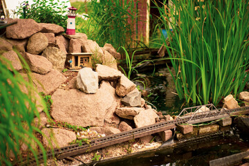 Gebirgsszene im Schrebergarten