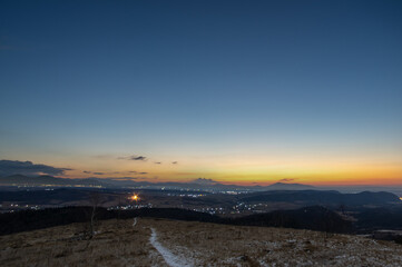 Fototapeta na wymiar Dawn in winter in the Carpathian mountains
