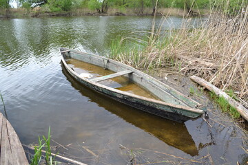 Obraz premium boat on the river