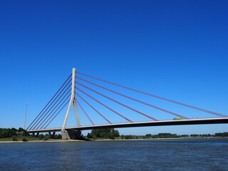 Fototapeta na wymiar Rheinbrücke in Wesel