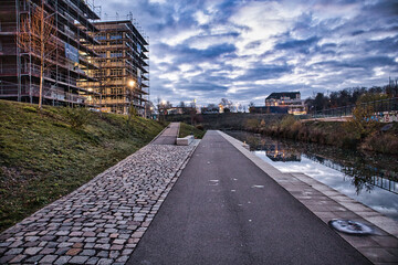 Wohnungen, Wohnhaus am Lindenauer Hafen, Karl Heine Kanal in Leipzig, Sachsen, Himmel mit Wolken