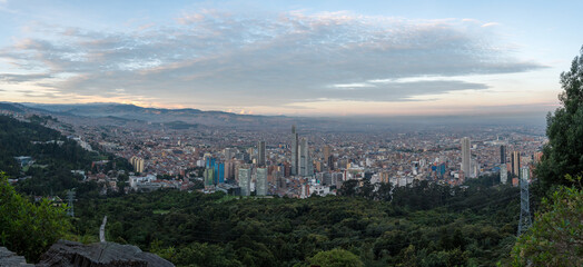 Fototapeta na wymiar panorama of the mountains and the city of bogota