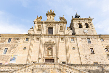 Fototapeta na wymiar church of Saint Nicholas the Royal (Convento de los Padres Paúles) in Villafranca del Bierzo, El Bierzo, province of Leon, Castile and Leon, Spain