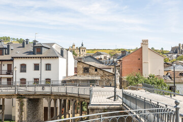 Obraz premium Fuente Quintano Viaduct in Villafranca del Bierzo, El Bierzo region, province of Leon, Castile and Leon, Spain