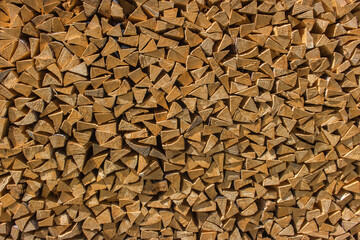 Holz gestapelt