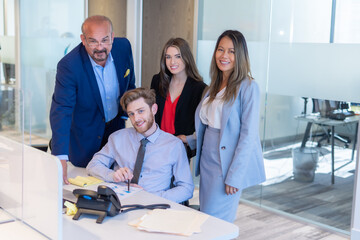 Obraz premium Office employees having a meeting