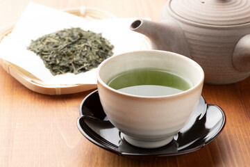 温かい緑茶