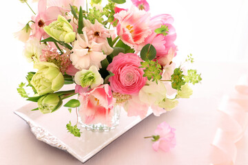 春のフラワーアレンジ　バレンタイン　母の日