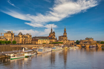 Obraz premium Dresden Germany, city skyline at Elbe River