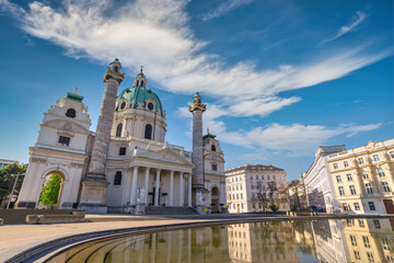 Obraz premium Vienna Austria, city skyline at St. Charles Church (Karlskirche)