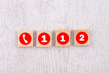 Notruf der Feuerwehr 112 mit einem Symbol eines Telefonh&ouml;rers