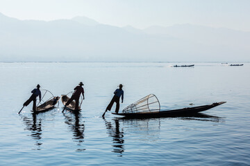 Naklejka premium Burmese fisherman at Inle lake, Myanmar