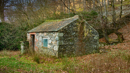 Vintage stone shepherds hut 7172