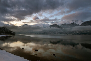 Winter and snow at the lake 