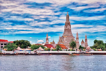 Naklejka premium Wat Arun temple of dawn in Bangkok