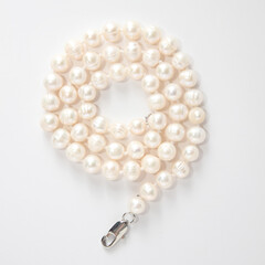 river pearls in a circle