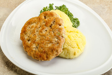 Chicken cutlet with mashed potato