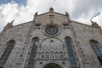 Fototapeta na wymiar Closeup facade of Como Cathedral