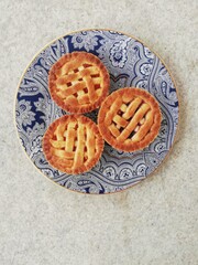 cookies on the plate