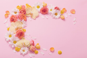 Naklejka na ściany i meble beautiful floral pattern on pink paper background
