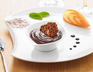 chocolat mousse et sa tuile