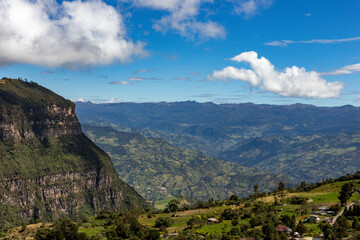 Naklejka premium cordillera central de los andes, ruta choachi bogotá