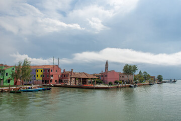 discovery of the city of Venice, Burano and its small canals and romantic alleys